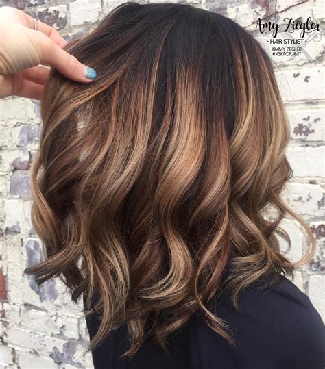 shoulder length brown hair balayage